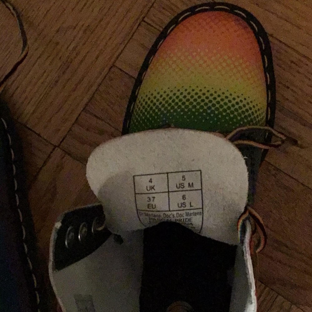 Shoes - Picture 4 of 4